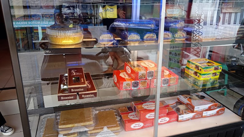 Kue Manis yang Menggoda di Taman Gading, Cilacap